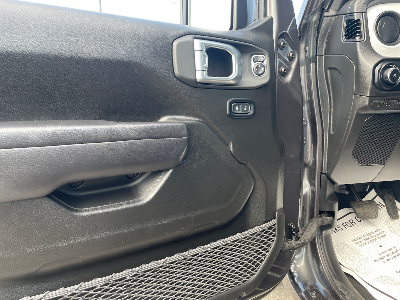 2024 Jeep Wrangler Sport S photo 18