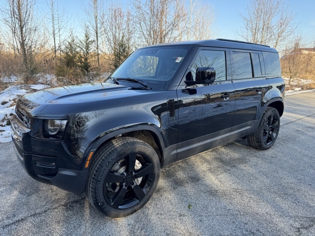 2026 Land Rover Defender S's photo