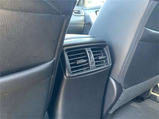 2014 Nissan Rogue SL photo 15