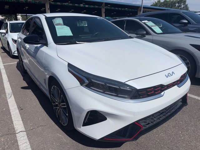Used 2022 SNOW WHITE Kia GT image 1