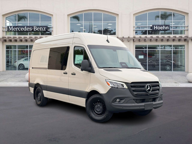2025 Mercedes-Benz Sprinter Crew Van Base's photo