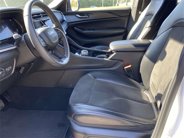 2023 Jeep Grand Cherokee Altitude photo 14