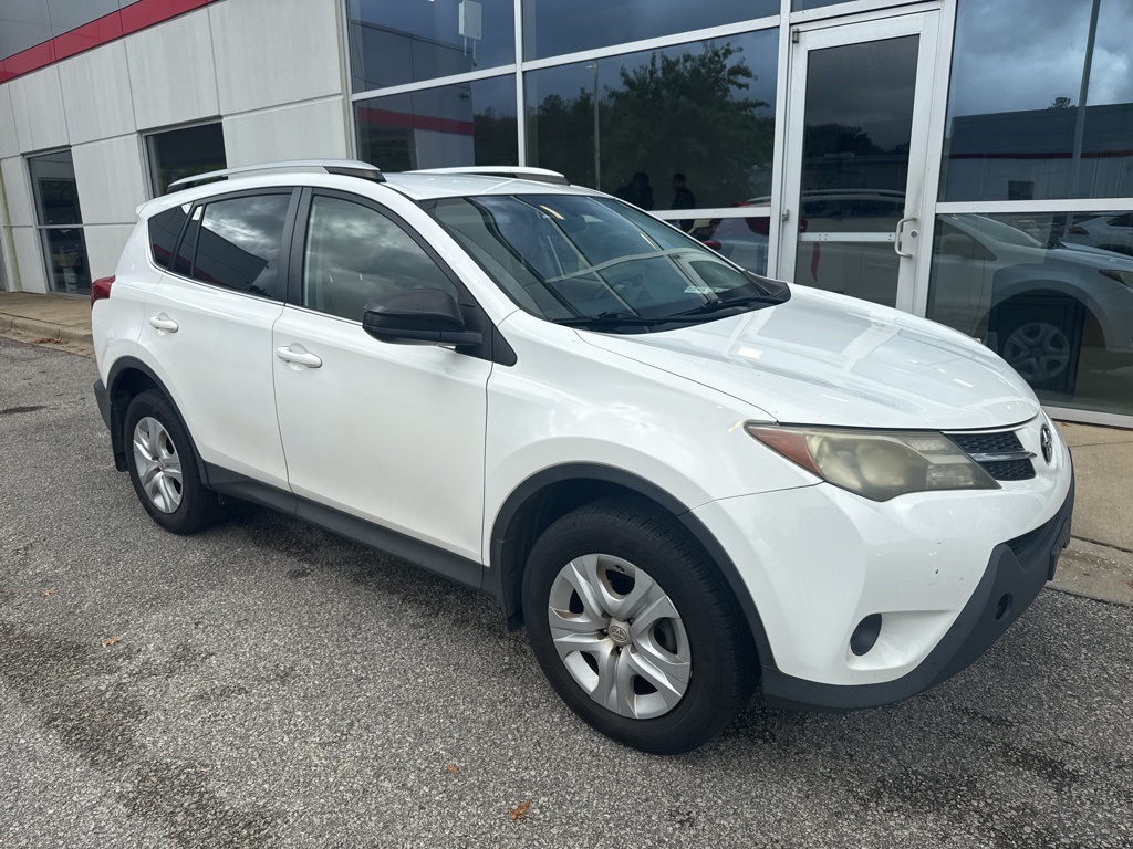 2013 Toyota RAV4 LE photo 4