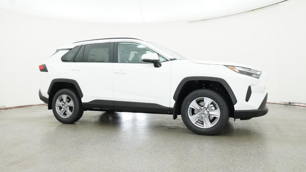 2025 Toyota RAV4 XLE photo 28