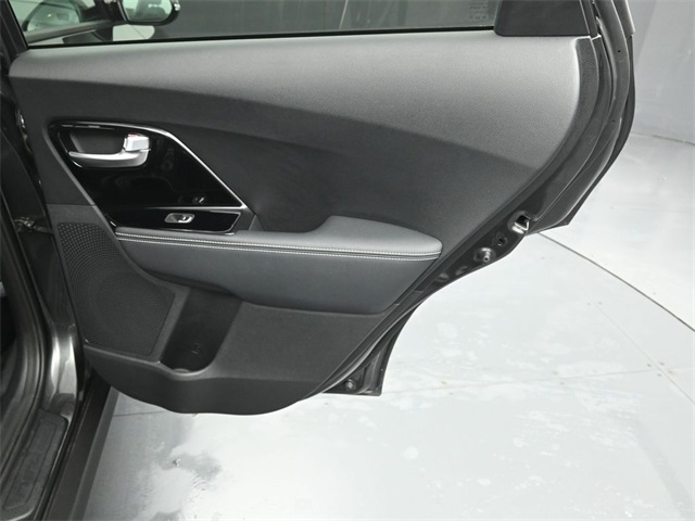 2022 KIA NIRO - Image 28