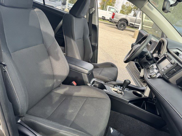 2015 Toyota RAV4 XLE photo 34