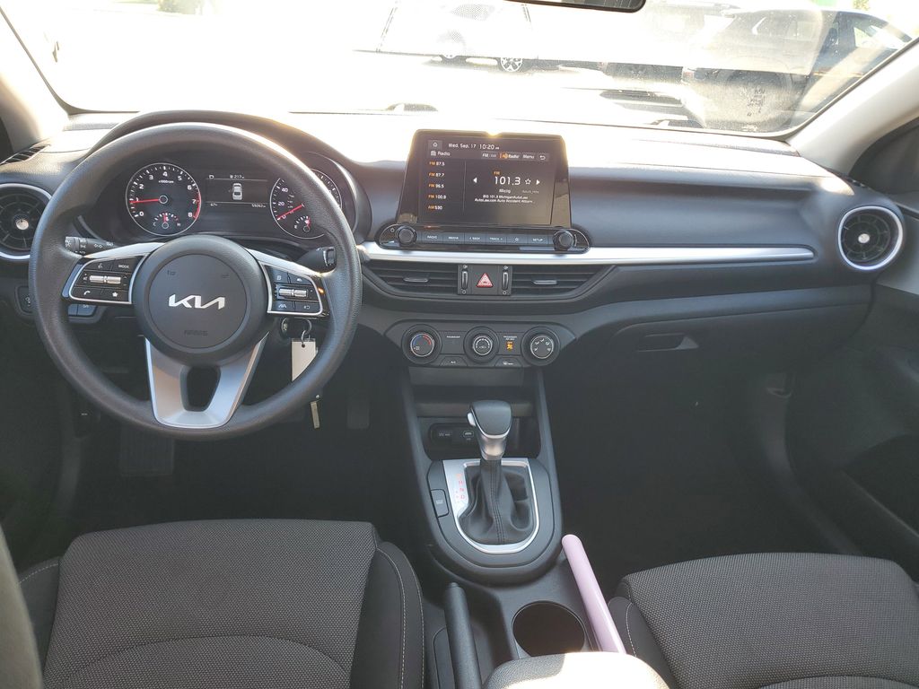 2023 Kia Forte LXS photo 9
