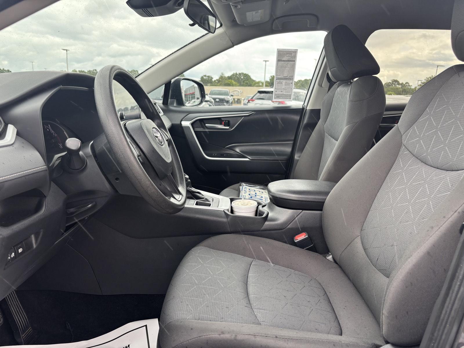 2023 Toyota RAV4 XLE photo 15