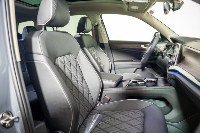 2025 Volkswagen Atlas SEL Premium R-Line photo 48