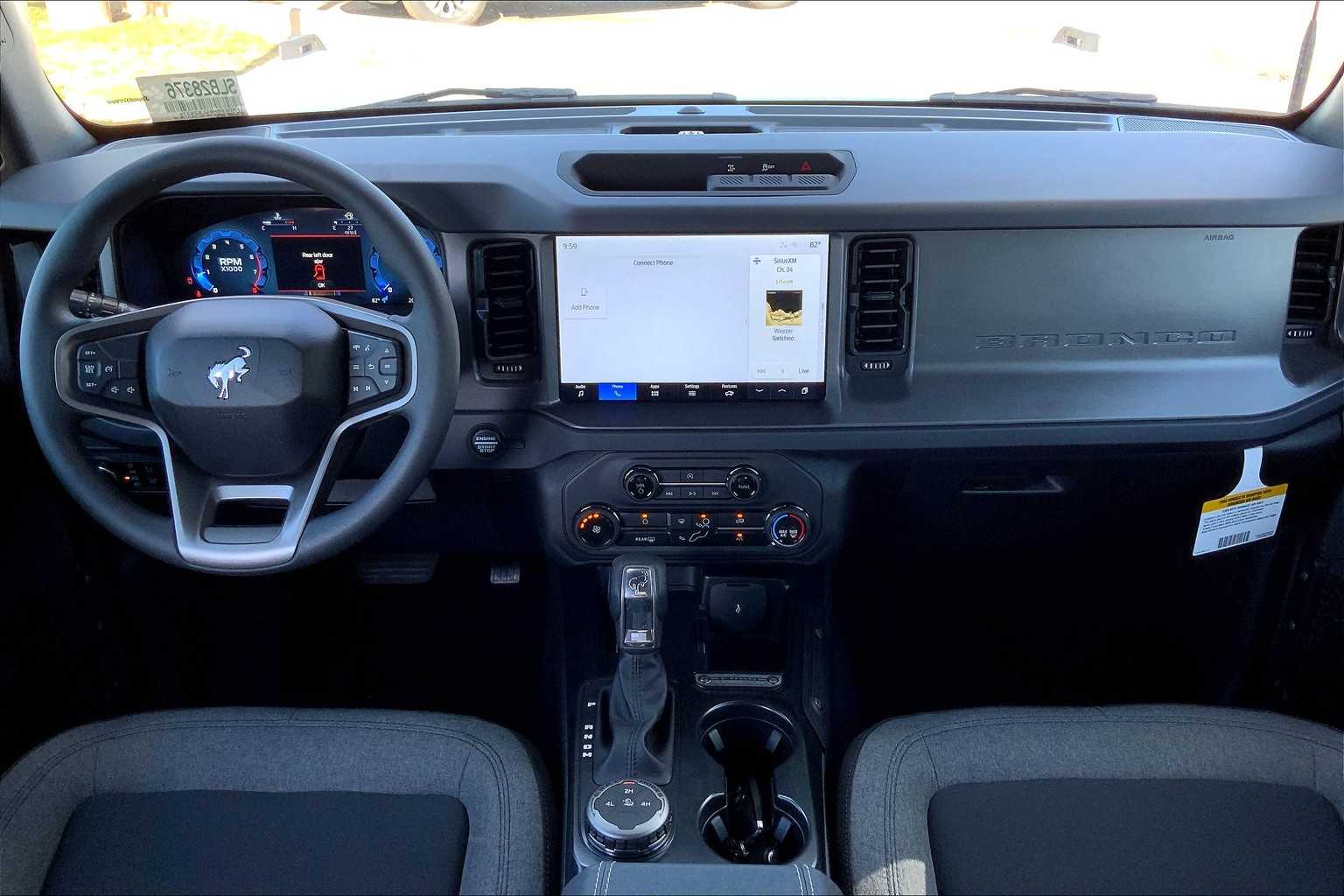 2025 Ford Bronco Base photo 5
