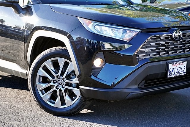 2019 Toyota RAV4 Limited photo 2