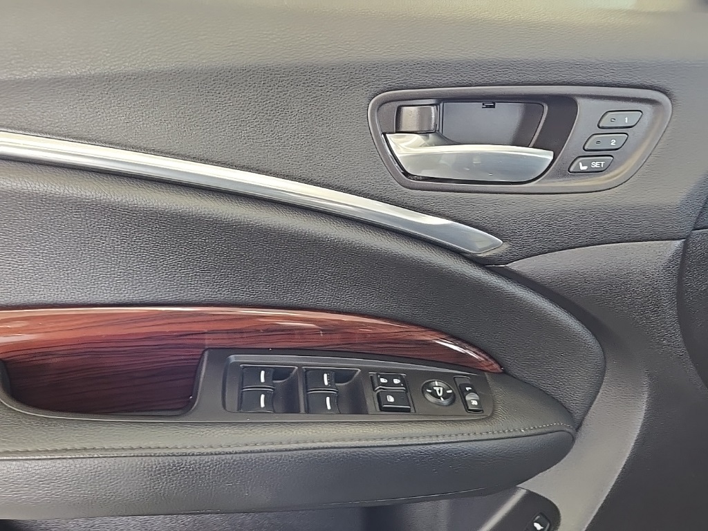 2016 Acura MDX SH-AWD Technology photo 23