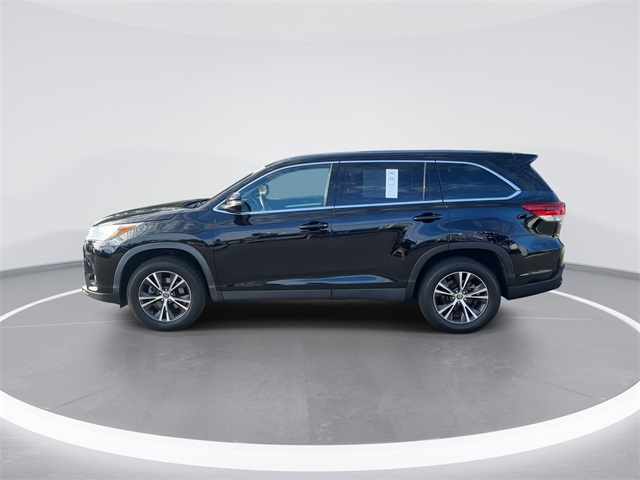 2019 Toyota Highlander LE photo 4