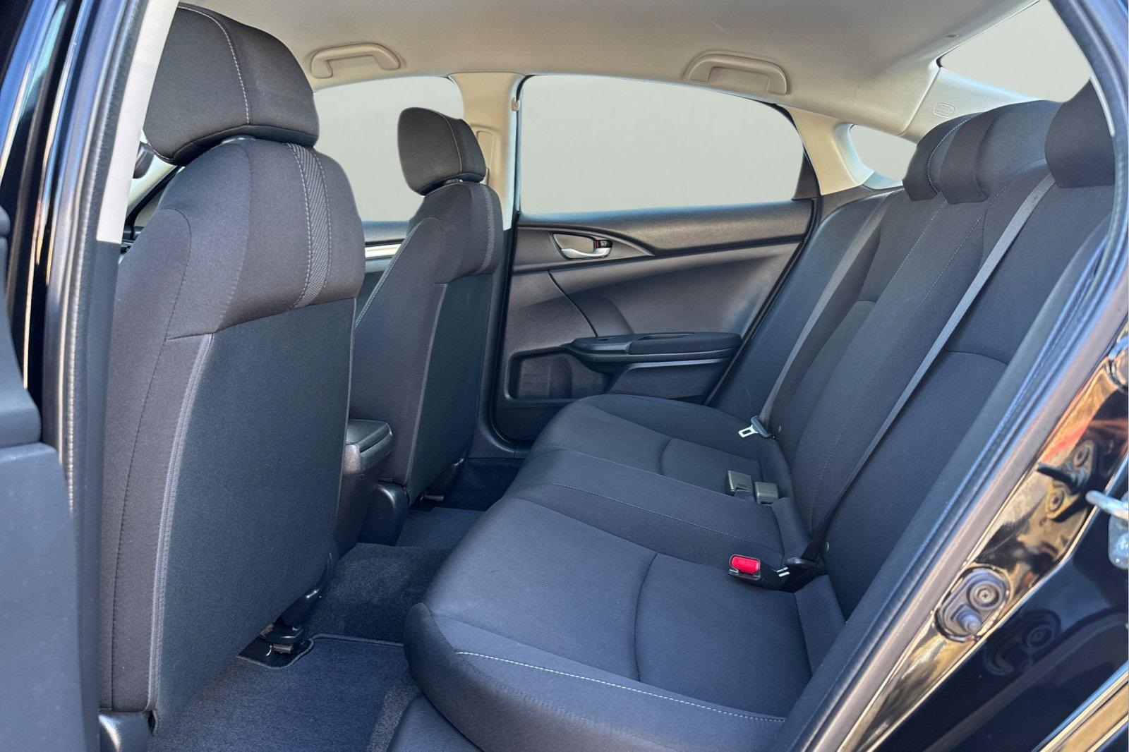 2017 Honda Civic LX photo 4
