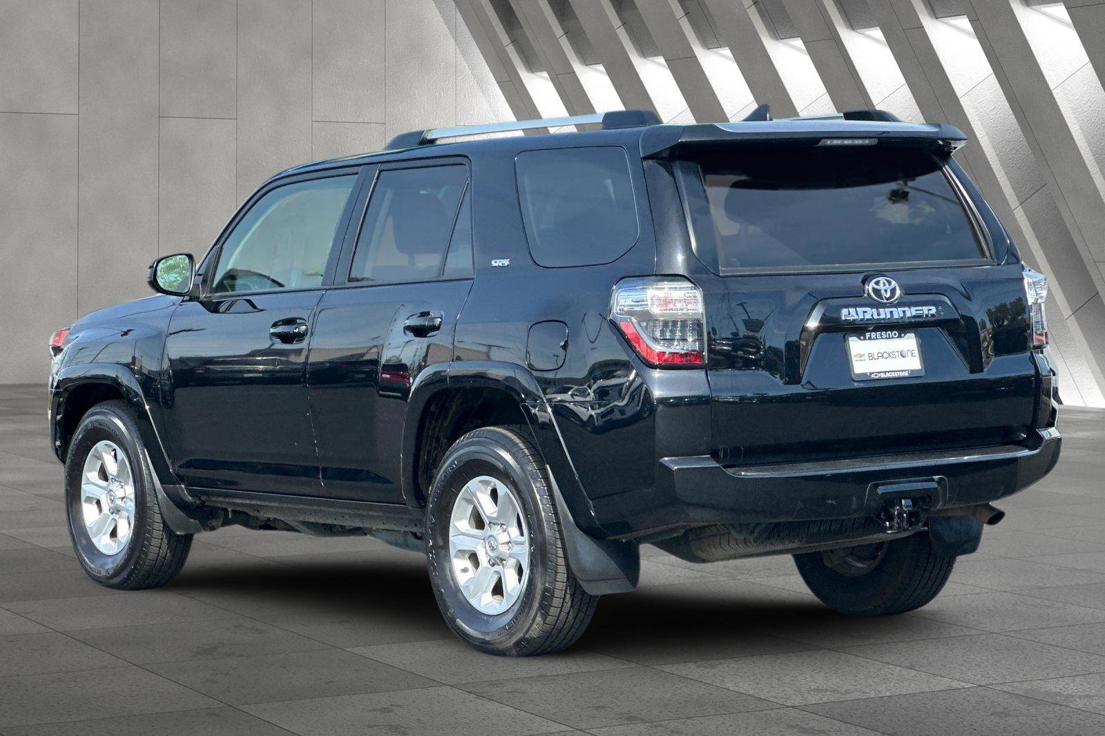 2022 Toyota 4Runner SR5 photo 5
