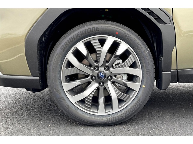 2025 Subaru Forester Touring photo 24