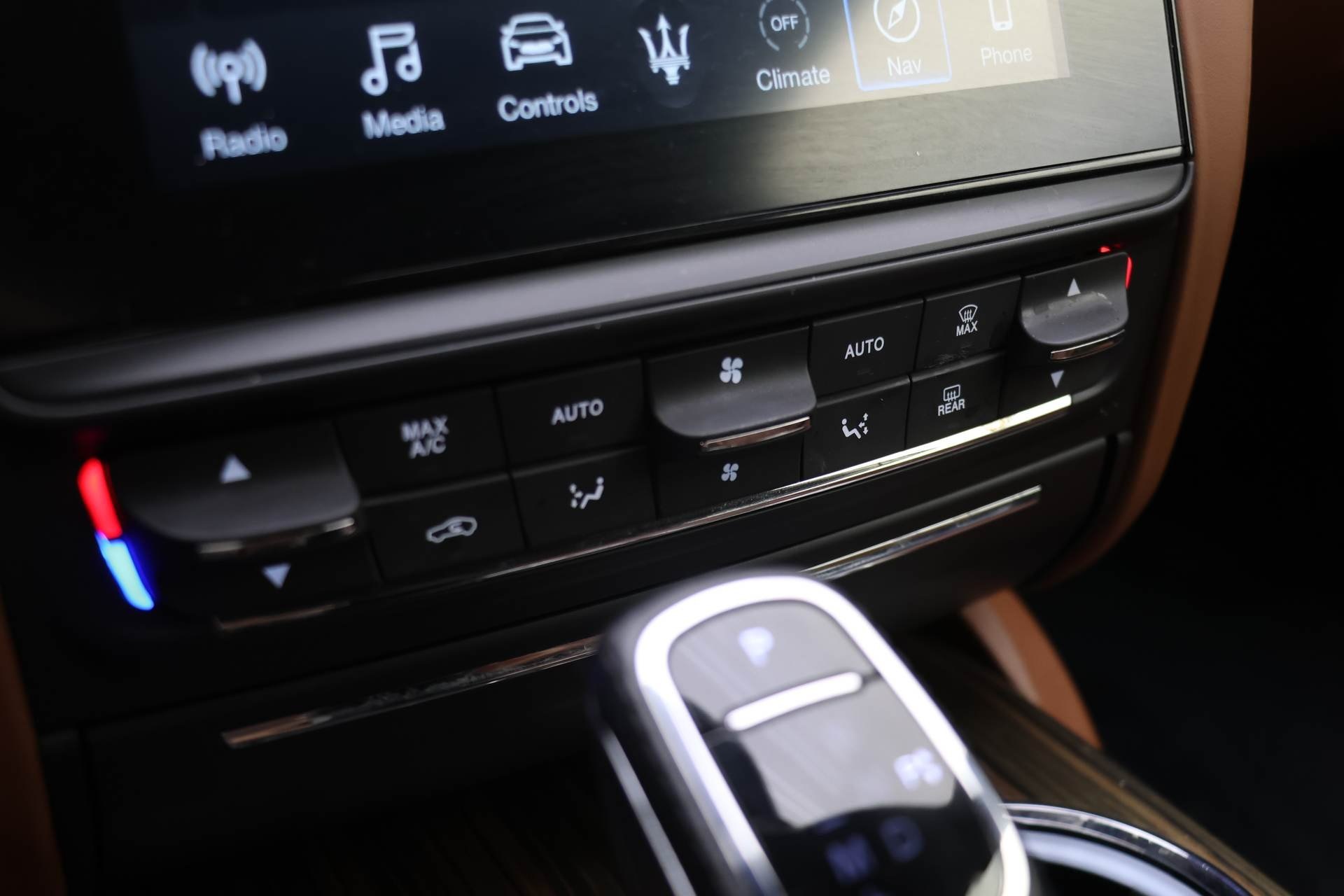 2020 Maserati Quattroporte Q4 GranSport photo 9
