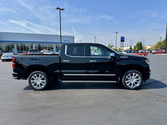 2026 Chevrolet Silverado 1500 High Country photo 2