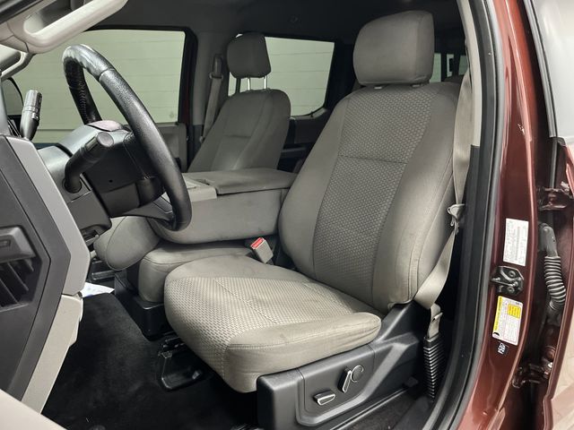 2016 Ford F-150 XLT photo 4