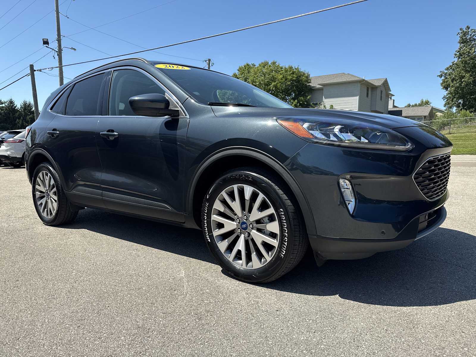 2022 Ford Escape Titanium photo 3