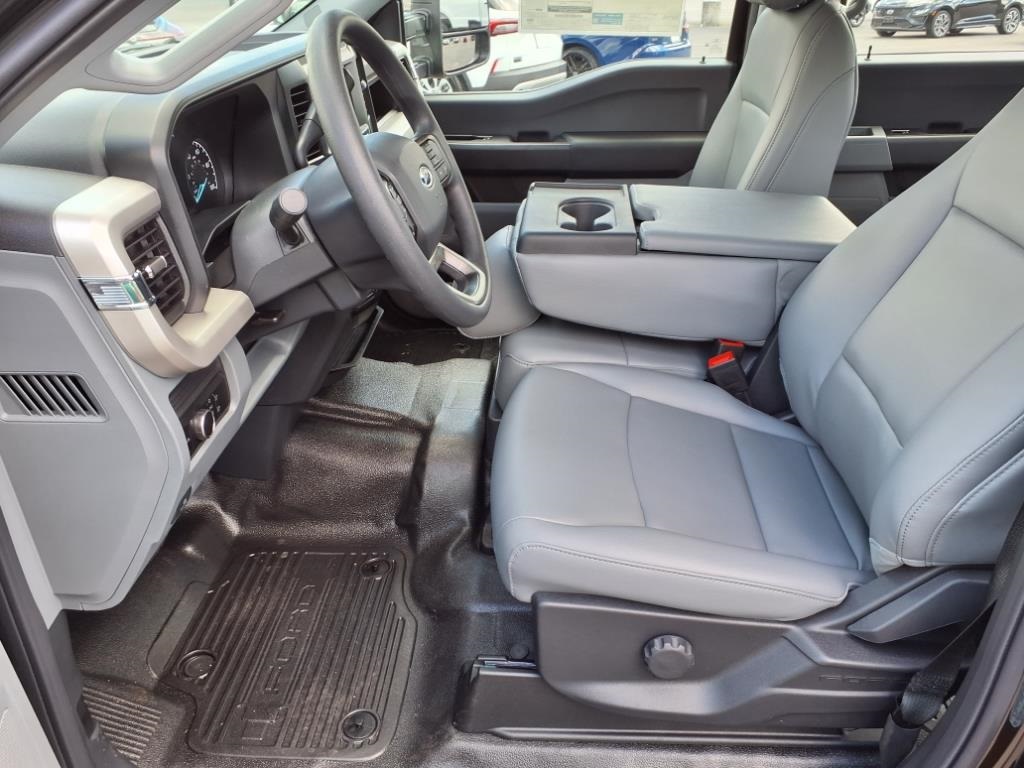 2026 Ford F-250 XL photo 4