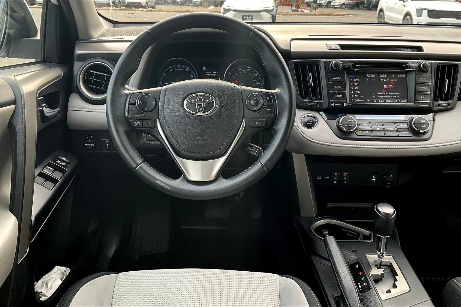 2018 Toyota RAV4 XLE photo 4