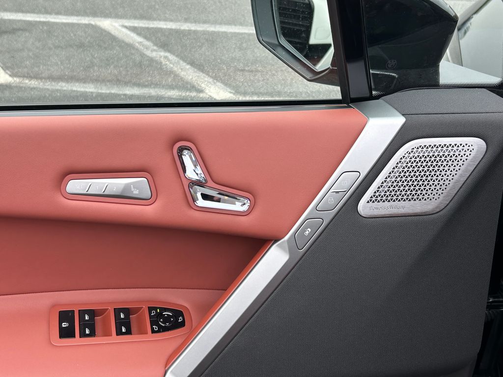 2026 Bmw iX photo 11