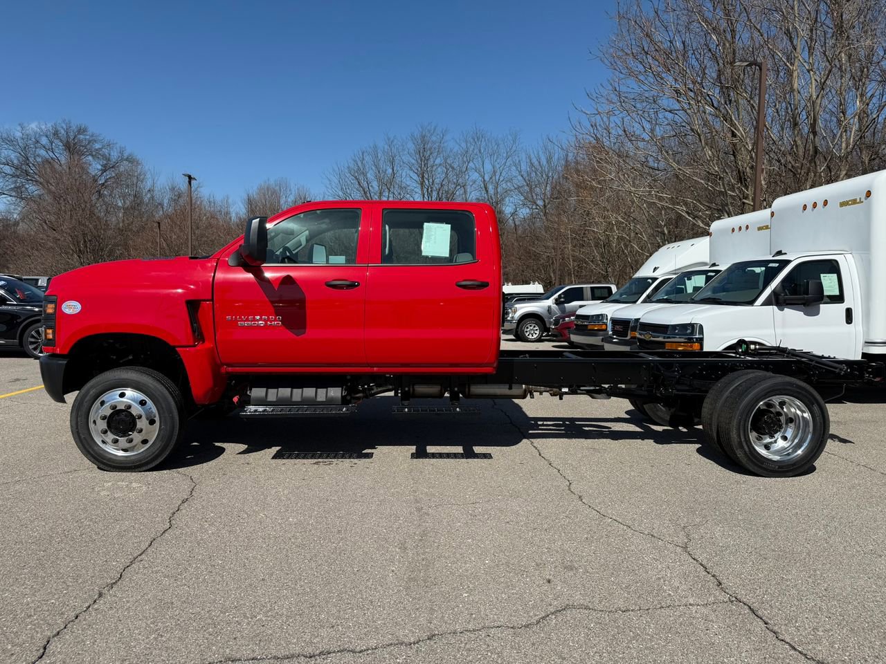 2024 Chevrolet Silverado 5500HD Work Truck photo 2