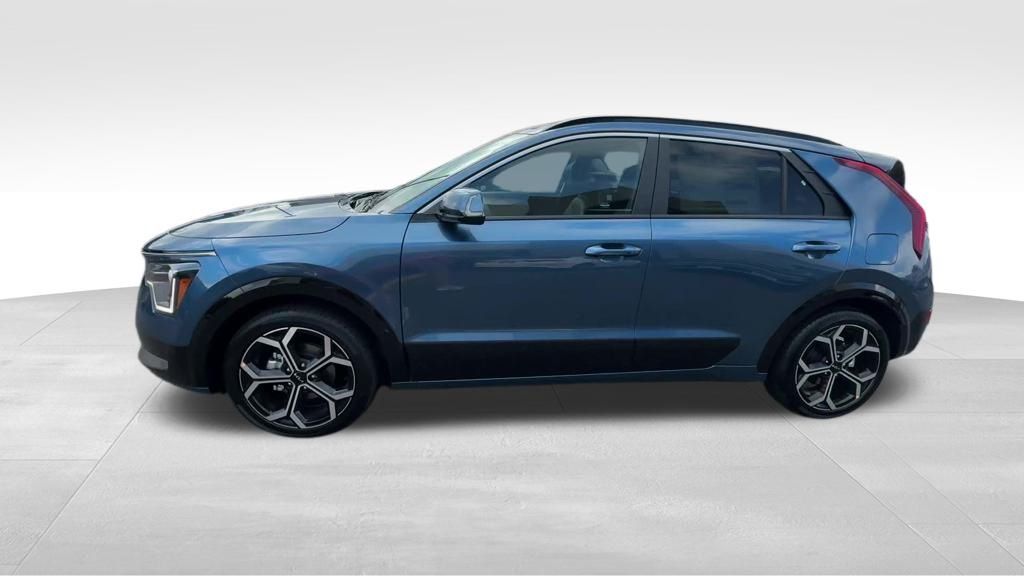 2025 Kia Niro EX Touring photo 2