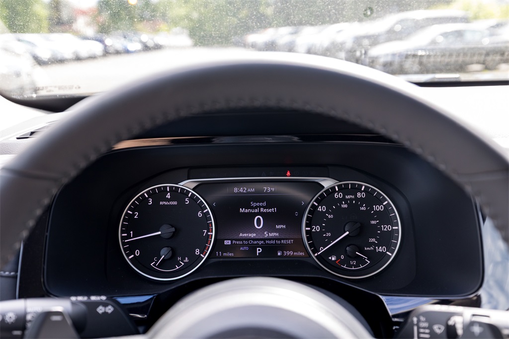 2025 Nissan Pathfinder SV photo 13