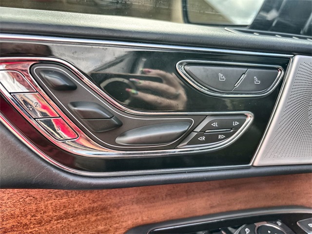 2022 Lincoln Navigator Black Label photo 13