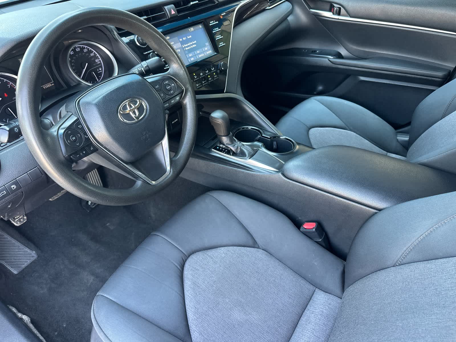 2018 Toyota Camry LE photo 9