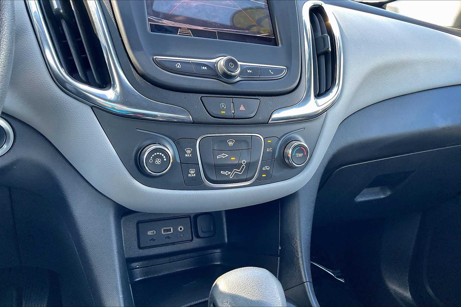 2023 Chevrolet Equinox LS photo 30