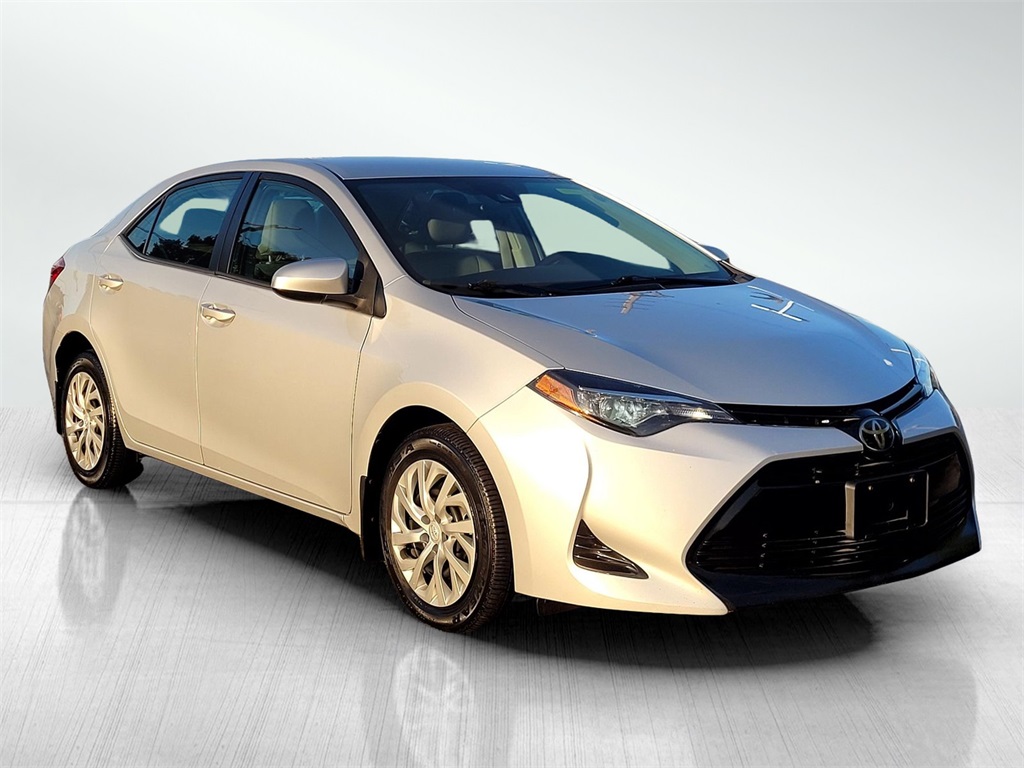 2018 Toyota Corolla L photo 2