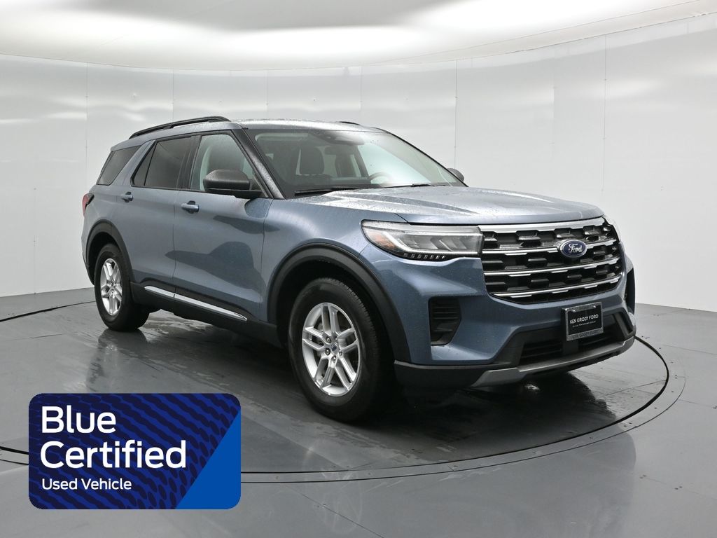 2025 Ford Explorer Active's photo
