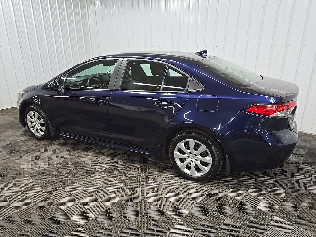2022 Toyota Corolla LE photo 4