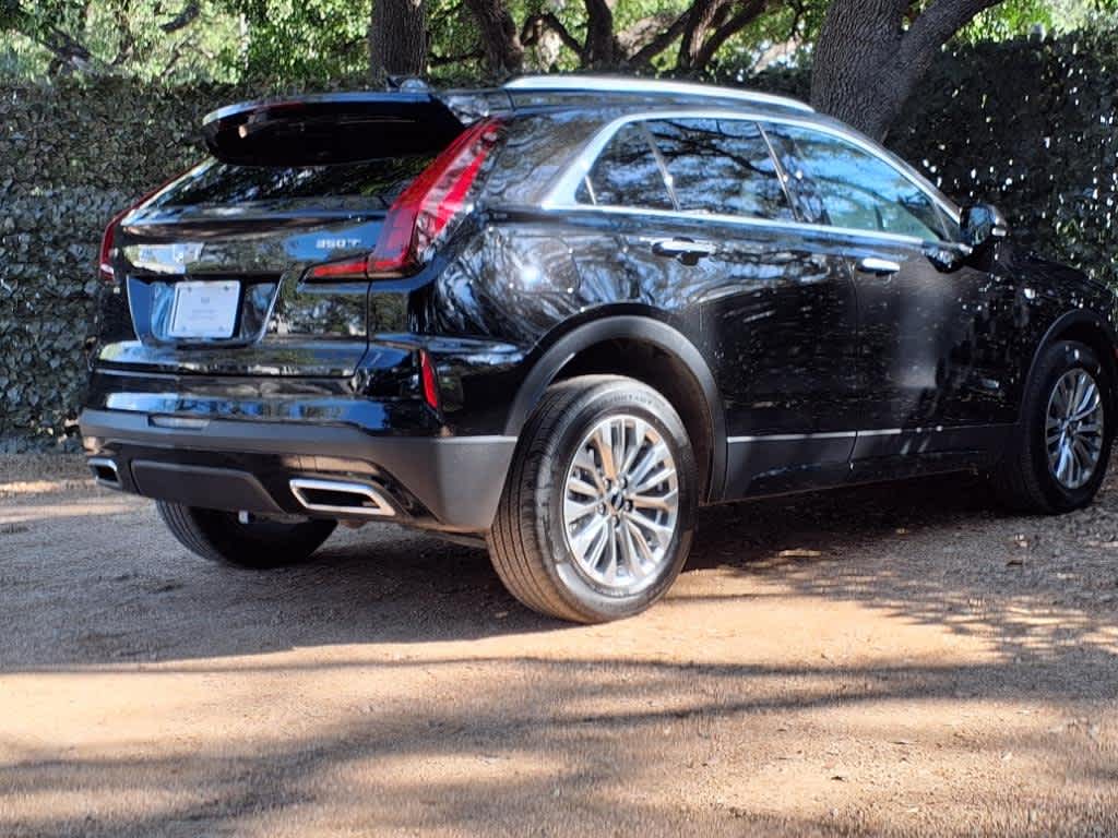 2024 Cadillac XT4 Premium Luxury photo 3