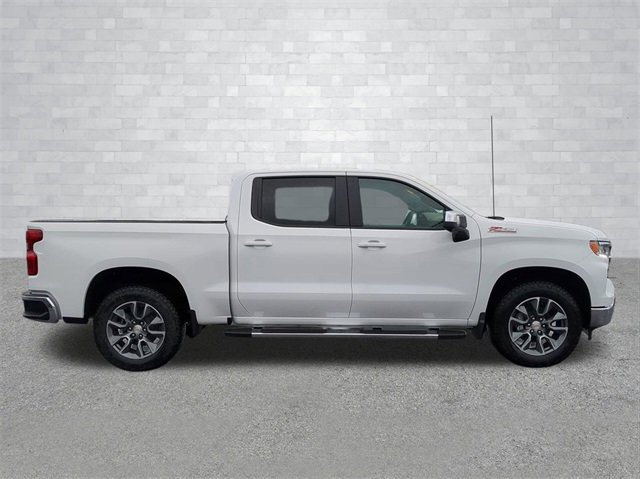 2026 Chevrolet Silverado LT photo 3