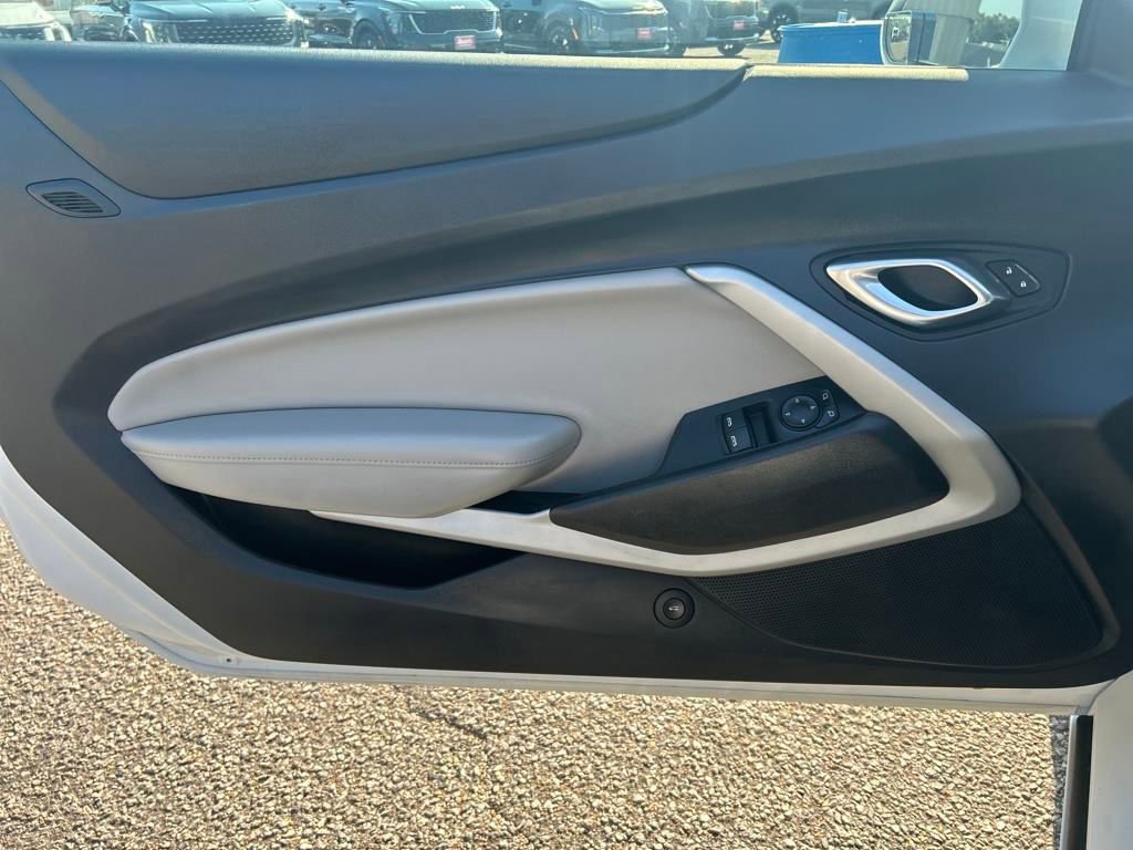 2023 Chevrolet Camaro 1LT photo 23