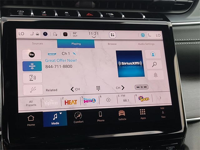 2025 Jeep Grand Cherokee Overland photo 11