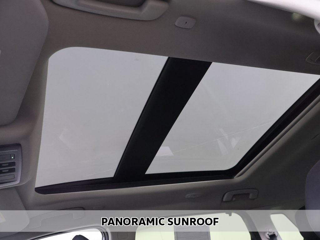 2023 Nissan Rogue SV photo 3