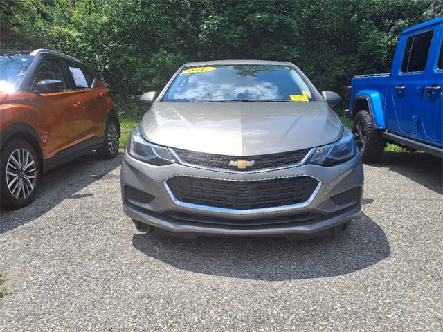 Used 2017 Chevrolet Cruze LT with VIN 3G1BE6SM5HS587970 for sale in Saline, MI