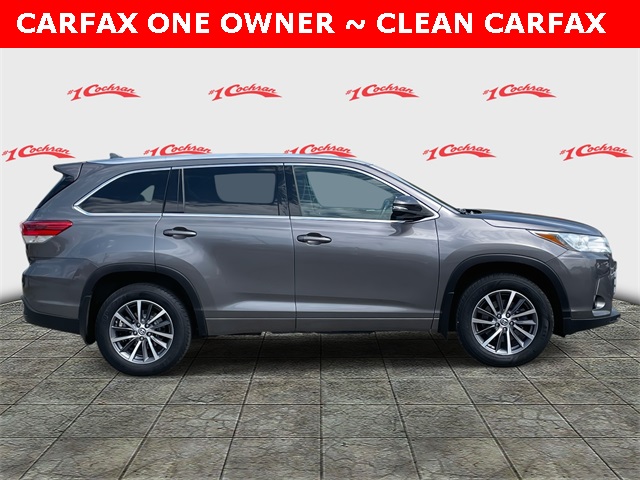2017 Toyota Highlander SE XLE photo 2