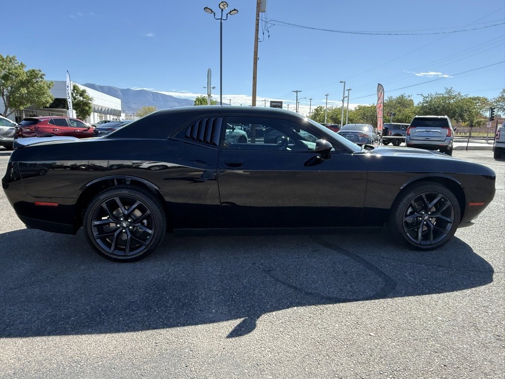 2023 Dodge Challenger SXT photo 4