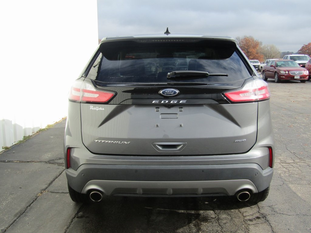 2024 Ford Edge Titanium photo 3