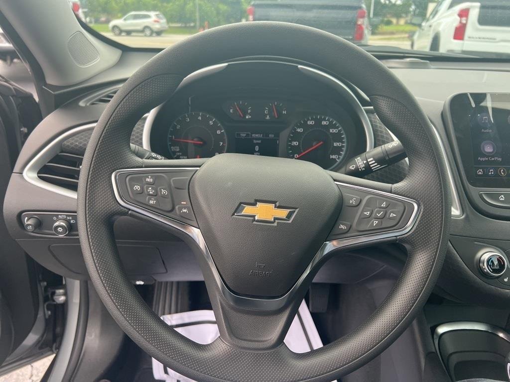 2024 Chevrolet Malibu 1LT photo 13