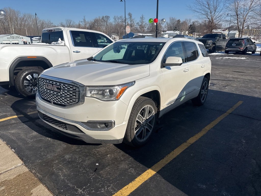2019 GMC Acadia Denali's photo