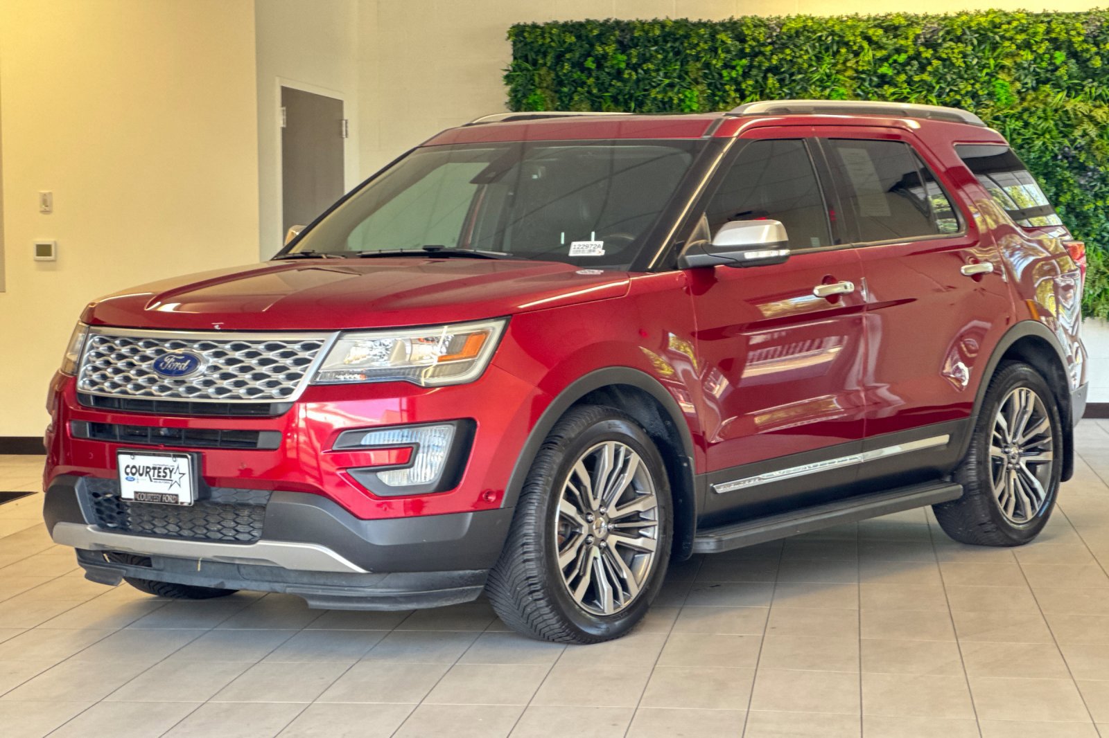 2017 Ford Explorer Platinum photo 7