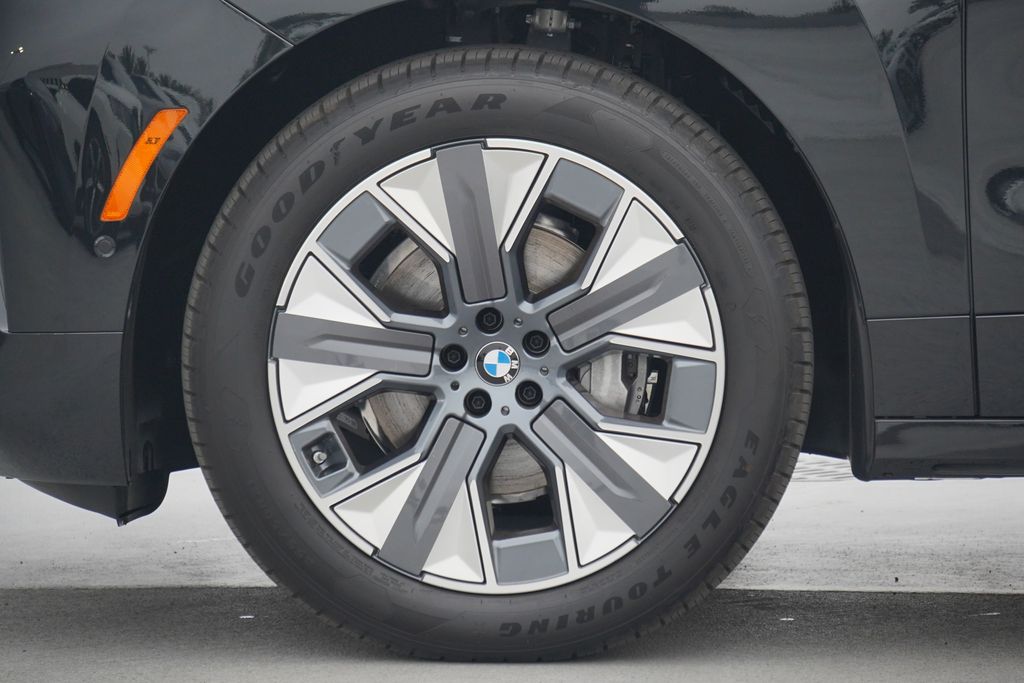 2026 Bmw iX photo 5