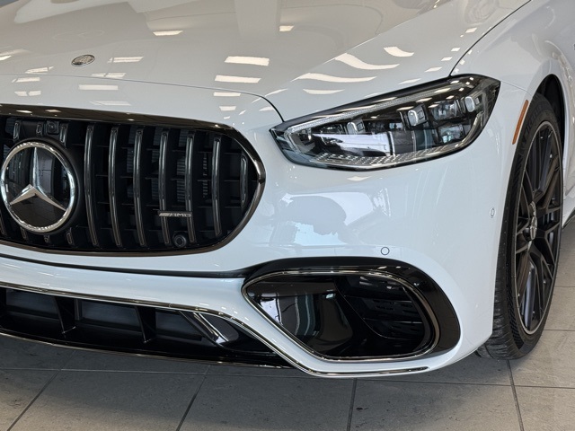 2025 Mercedes Benz S AMG 63 4MATIC photo 2